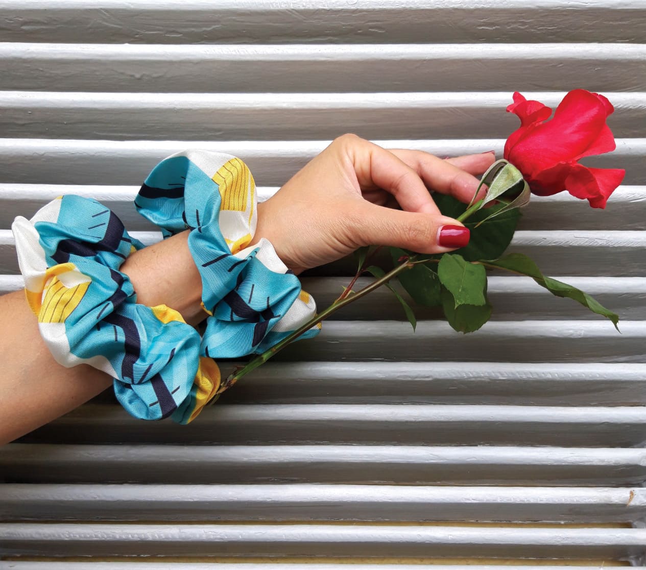 ΚΥΚΛΑΔΕΣ | Silk Scrunchy